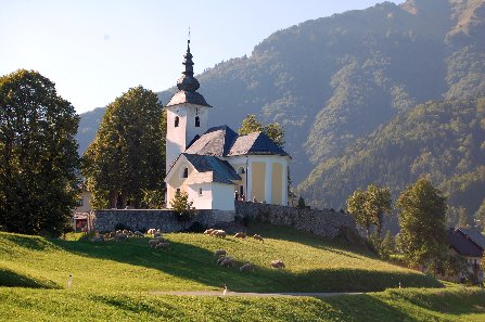 Spominska maša za pokojna duhovnika prof. Filipa Trčelja in g. Franca Krašna